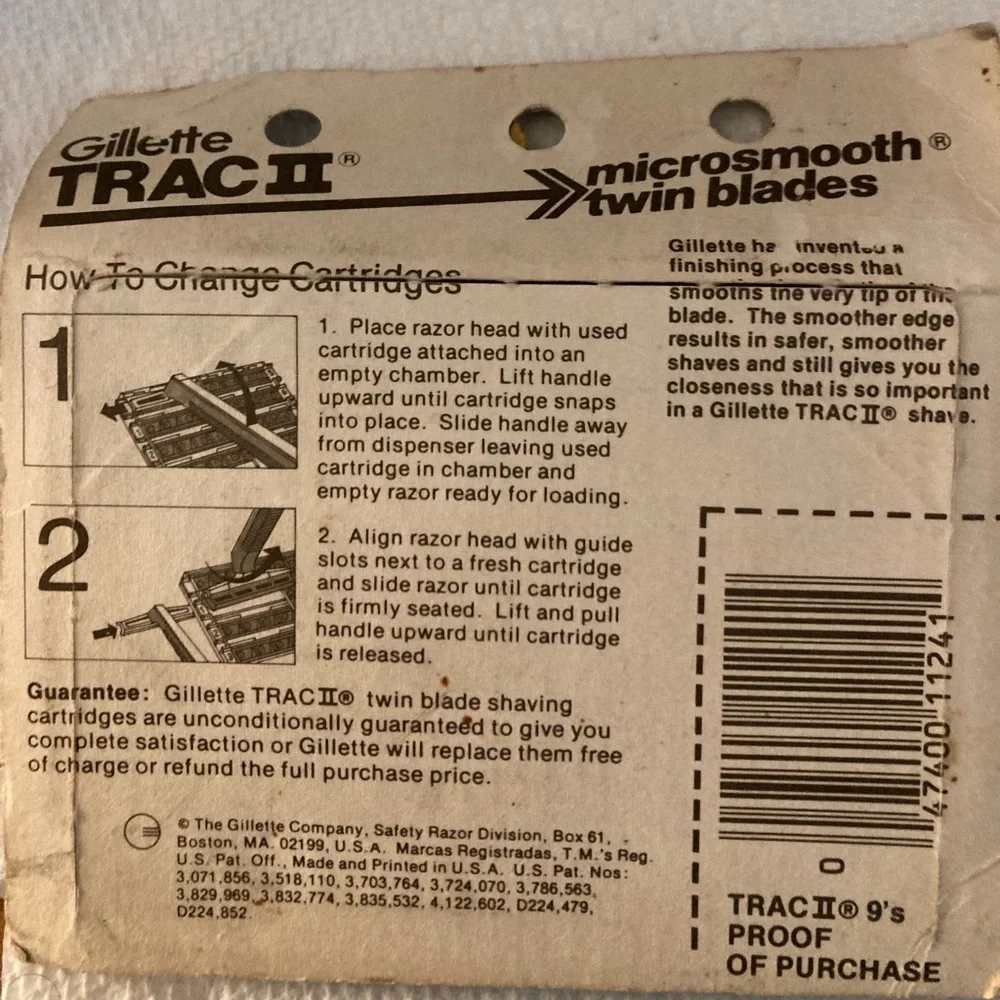 NEW IN ORIGINAL SEALED PACKAGE Razors Gillette TRAC II 9 RAZORS Twin Blade